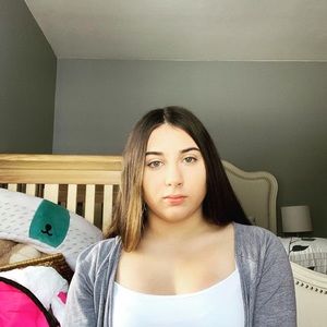 Meet your Posher, Abril